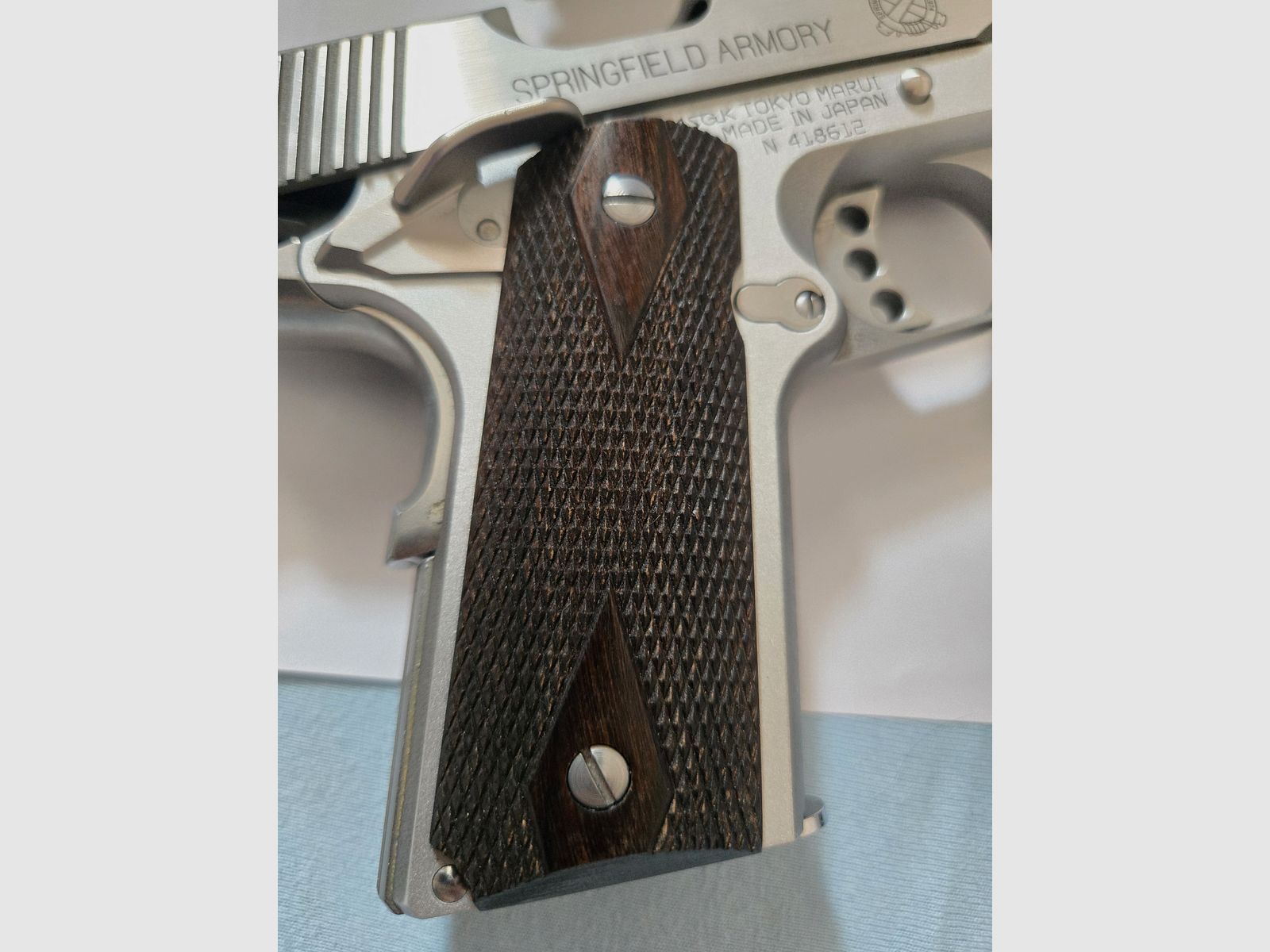 Airsoft Tokyo Marui V10 Ultra Compact GBB 6mm