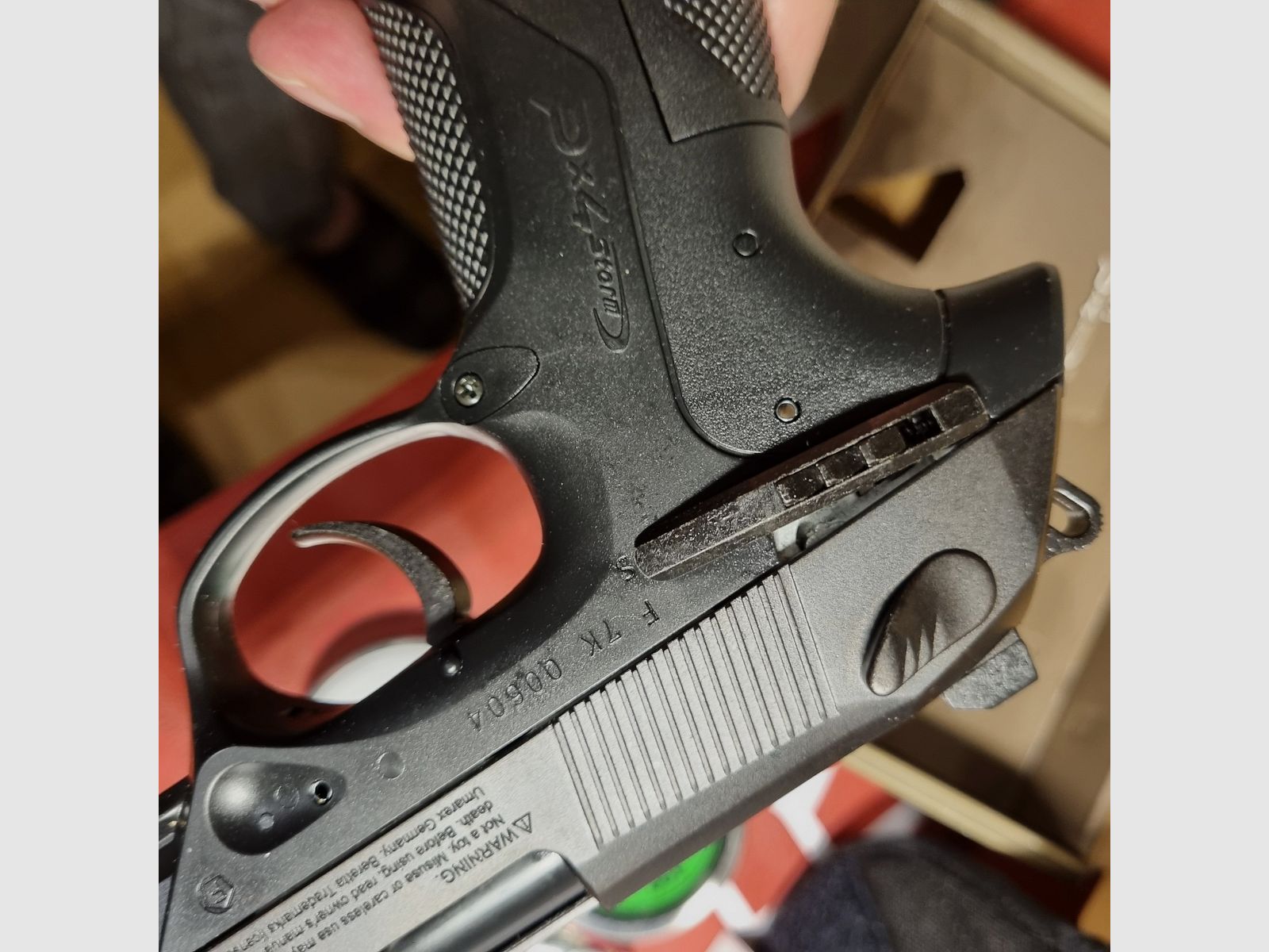 Beretta CO2 Pistole Px4 Storm, je 500 Diabolos u. Rundkugeln, Pistolentasche.