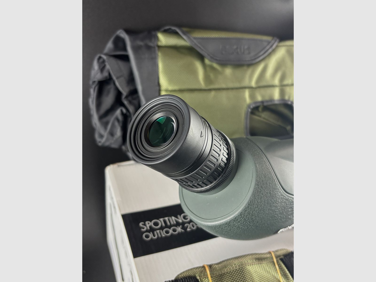 Exhibitor FOCUS Outlook 20-60x80 WP Spotting Scope with Bag 113567-1