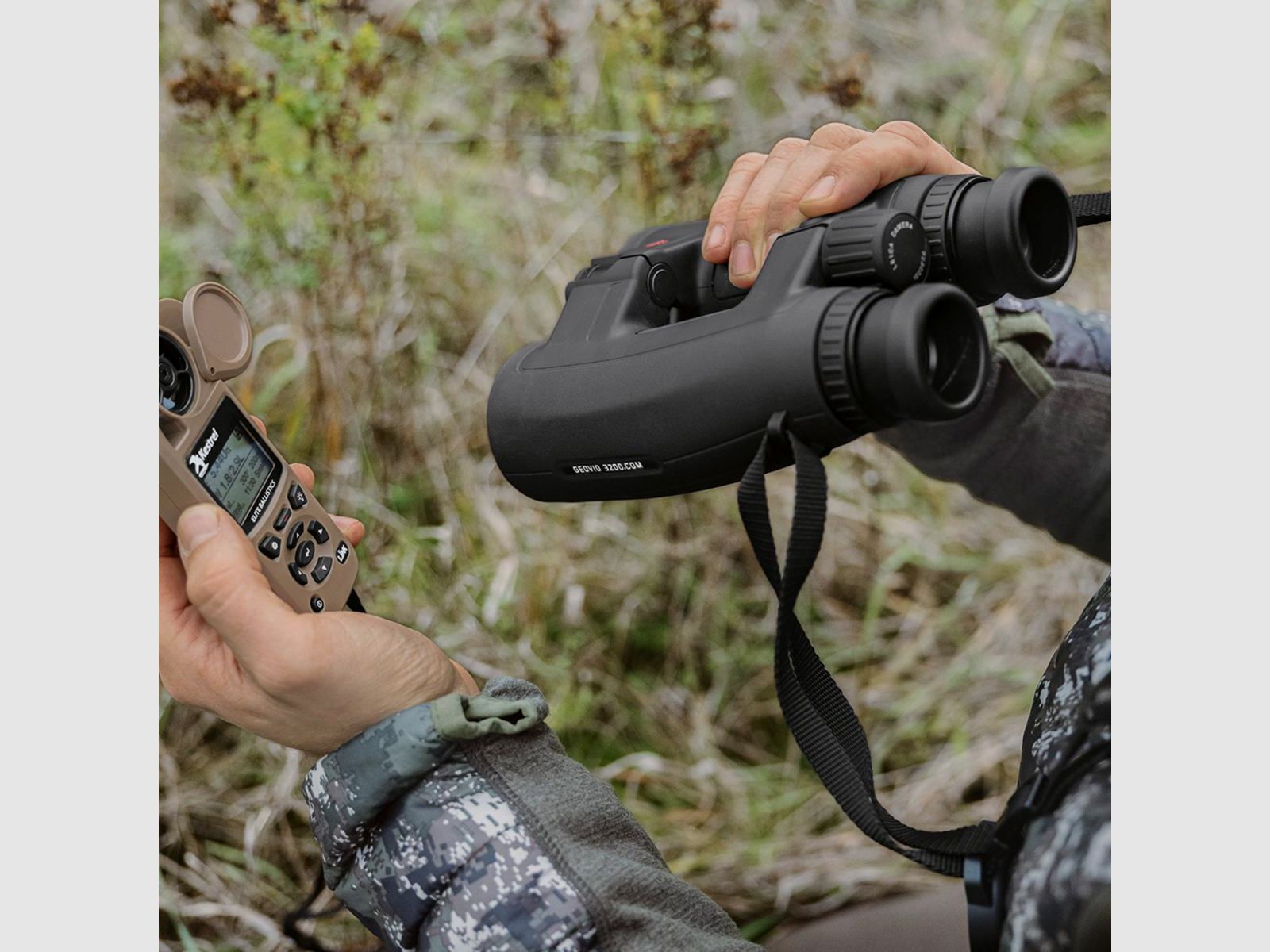 LEICA binoculars with rangefinder Geovid 8x42 3200.COM