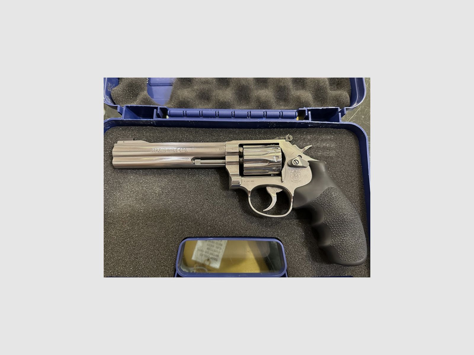 Smith & Wesson 627 cal. .22 lr, image 2 sur 4