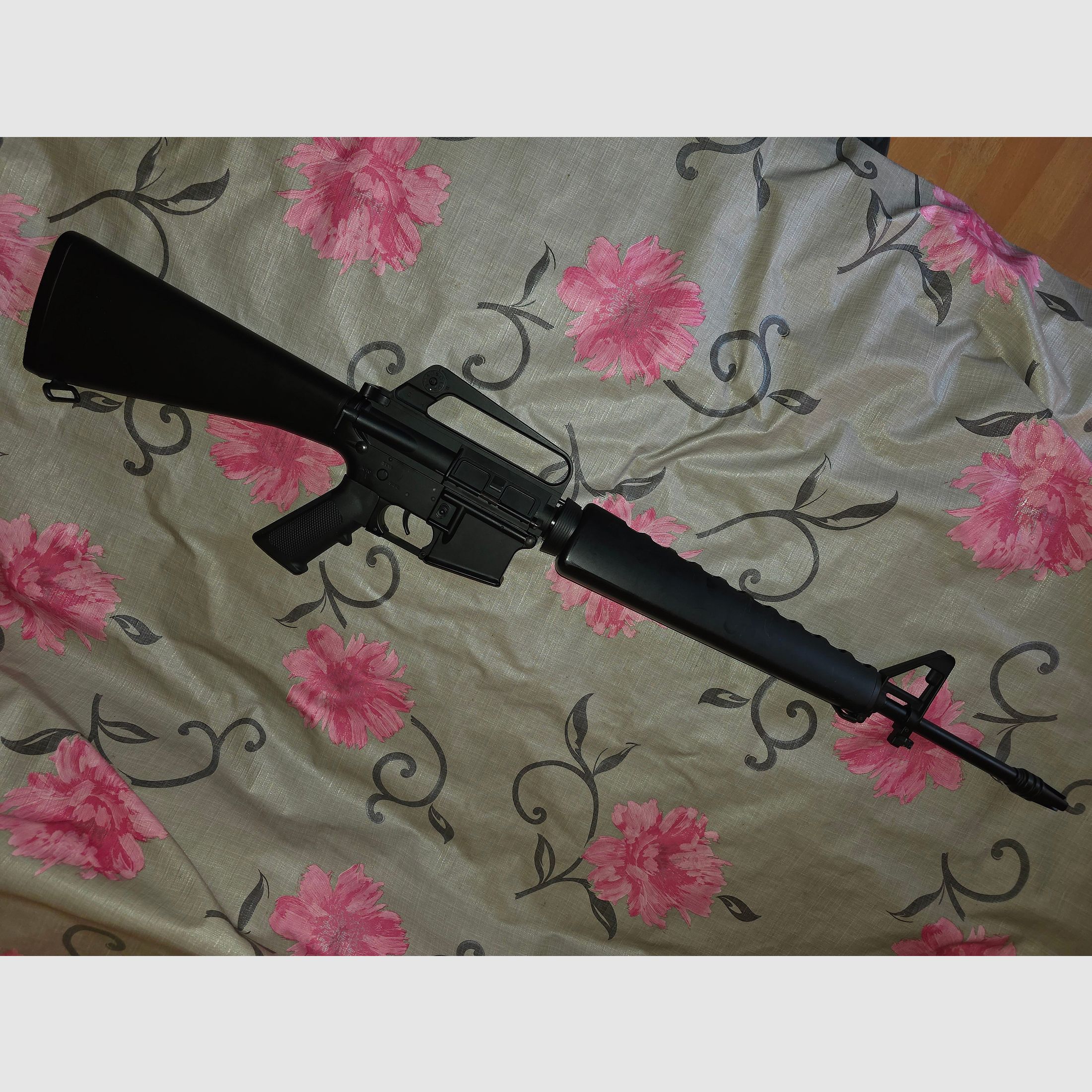 --- MWM GILLMANN - M16A1 - carabine Co2 - 4,5 mm BB ---