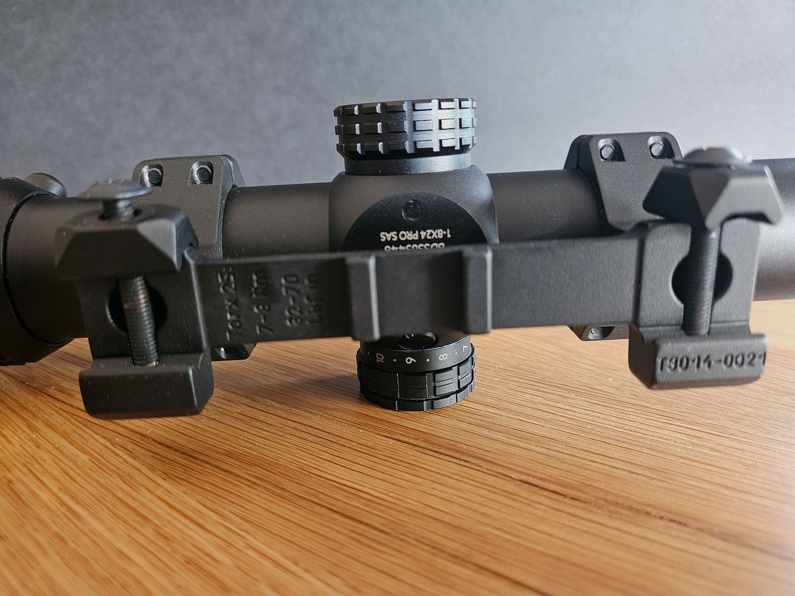 Falke 1-8x24 PRO SAS telescopio / LPVO / FFP / incluido ERATAC 34mm montaje en bloque