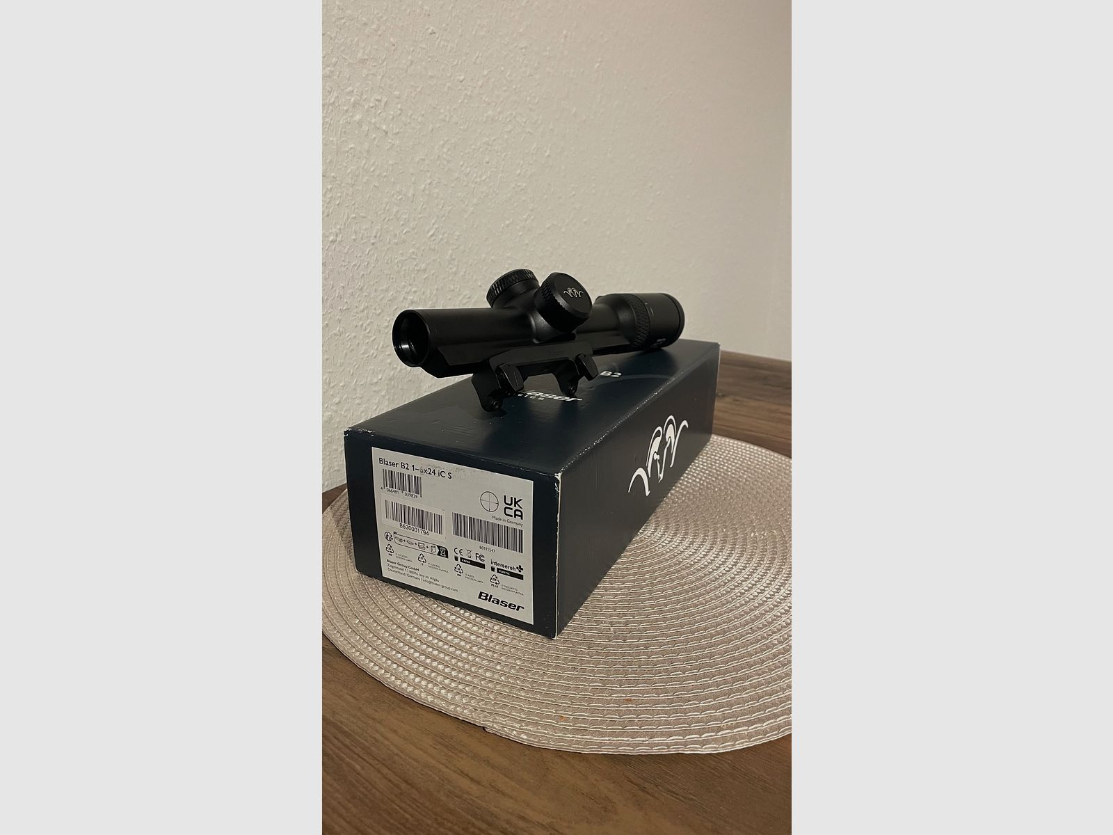 Blaser B2 1-6x24 iC S en riel con montaje Blaser