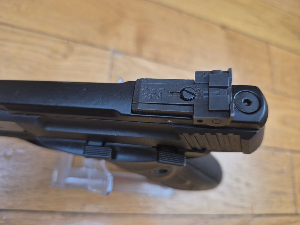 Good Browning Buck Mark URX target pistol – 2017 firearm with very few rounds fired – Cal. .22LR – 2 original magazines – Original box – Manual – Keys – In short, complete and used in like new condition – TBE+++, image 12 of 19