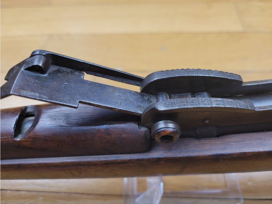 Très beau fusil d’infanterie Carcano – Mod 1891 – cal. d&rsquo;origine 6,5×52 – dans sa pure configuration intouchée de la 1ière GM – excellent canon – bois et tonnerre au numéro – TBE, image 27 sur 29