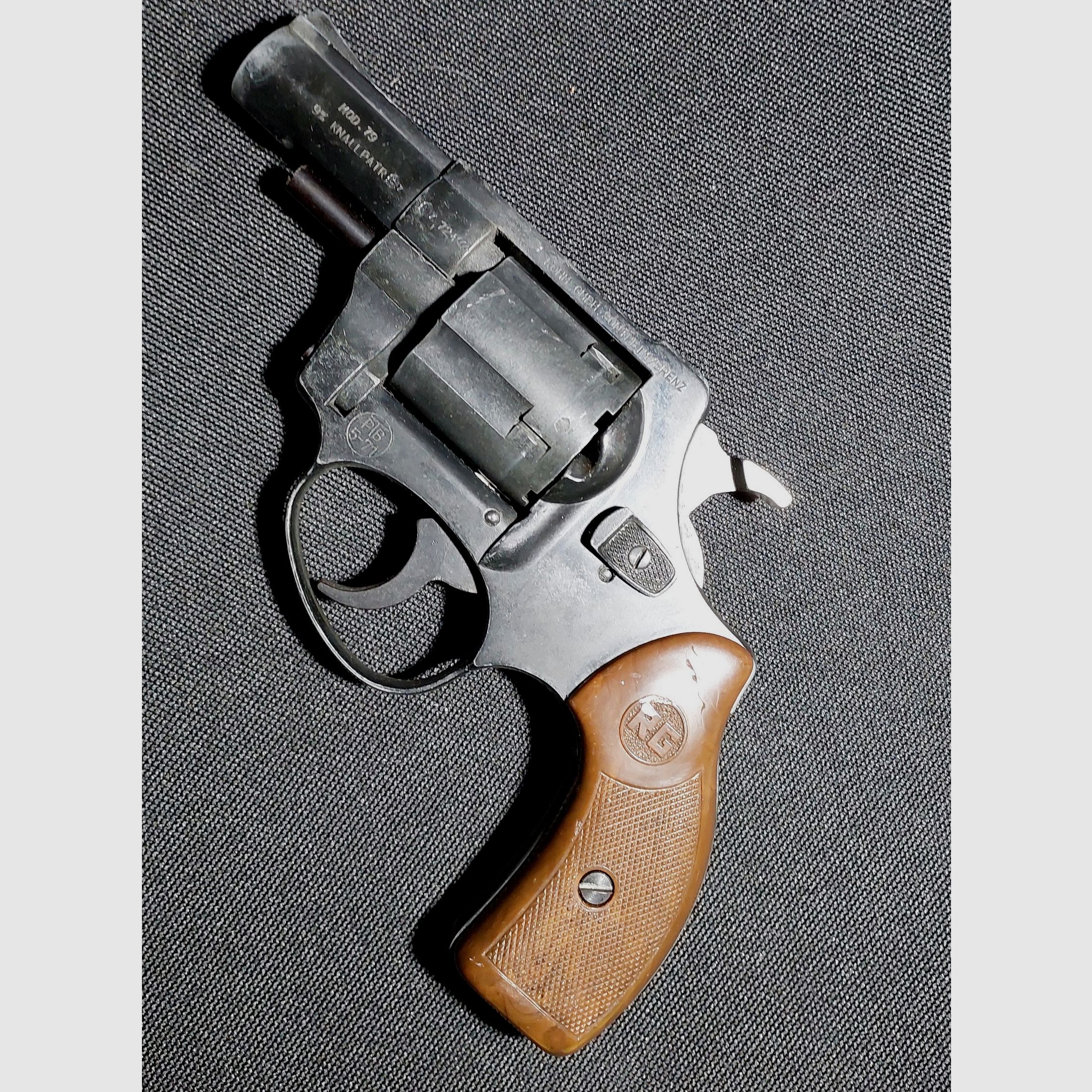 Röhm RG79 Schreckschuss Revolver brüniert (PTB 5-71) Rg 79 mit integriertem 15mm Lauf