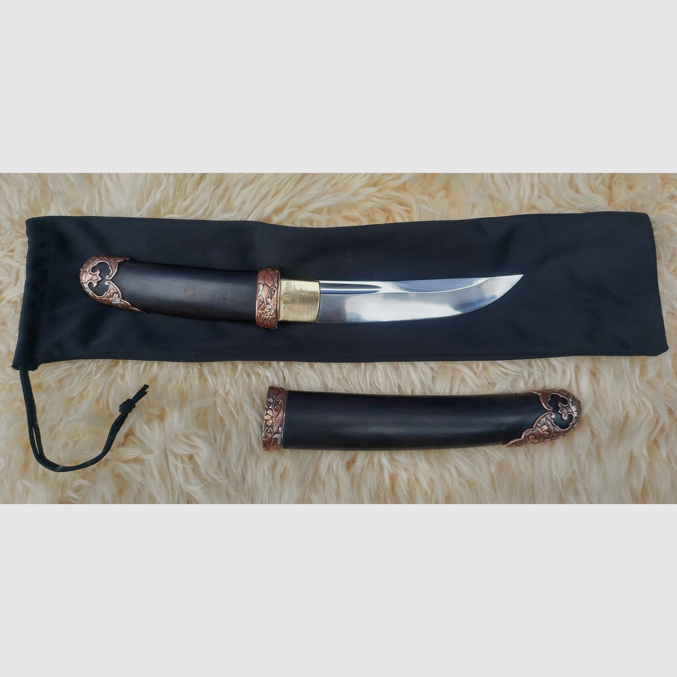 handpolierter Sanmai Tanto mit Heft und Scheide aus Ebenholz