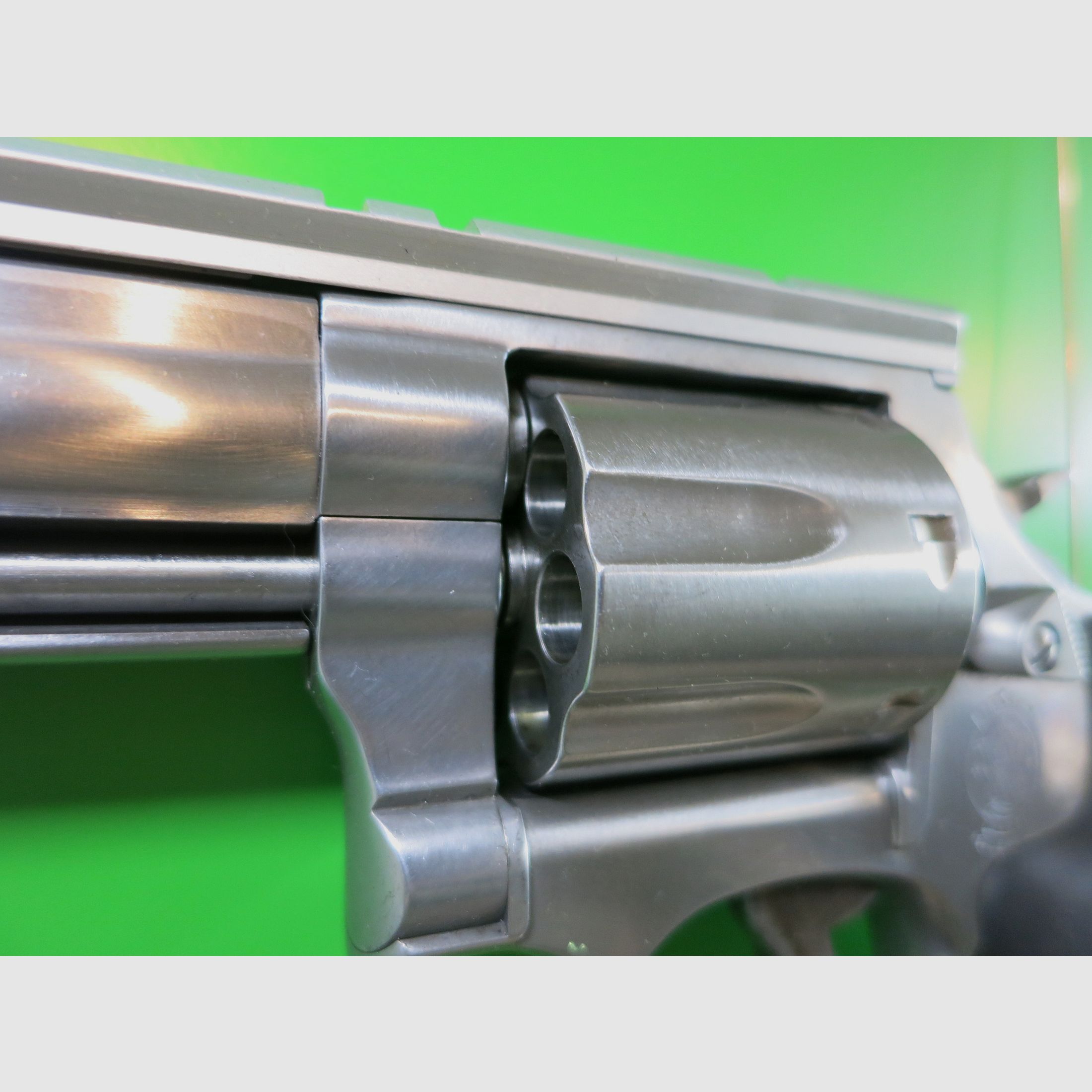 Smith&Wesson Mod. 686 Plus 6, .357 Magnum, 6" canon, en acier inoxydable, rail Picatinny #1-