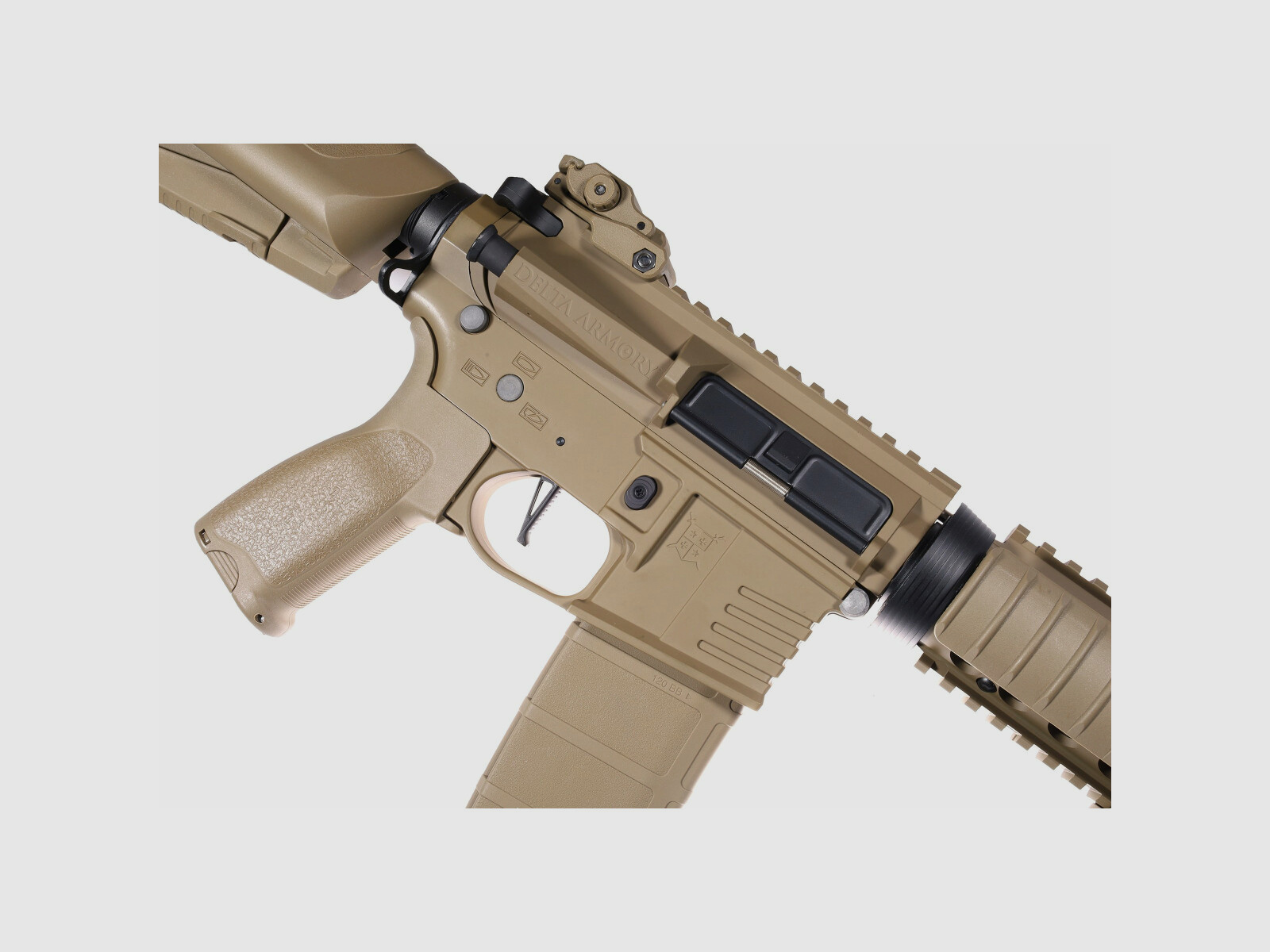 AR15 CQB-R ALPHA Vollmetall Delta Armory Tan S-AEG Airsoft Gewehr Frei ab 18 Jahren