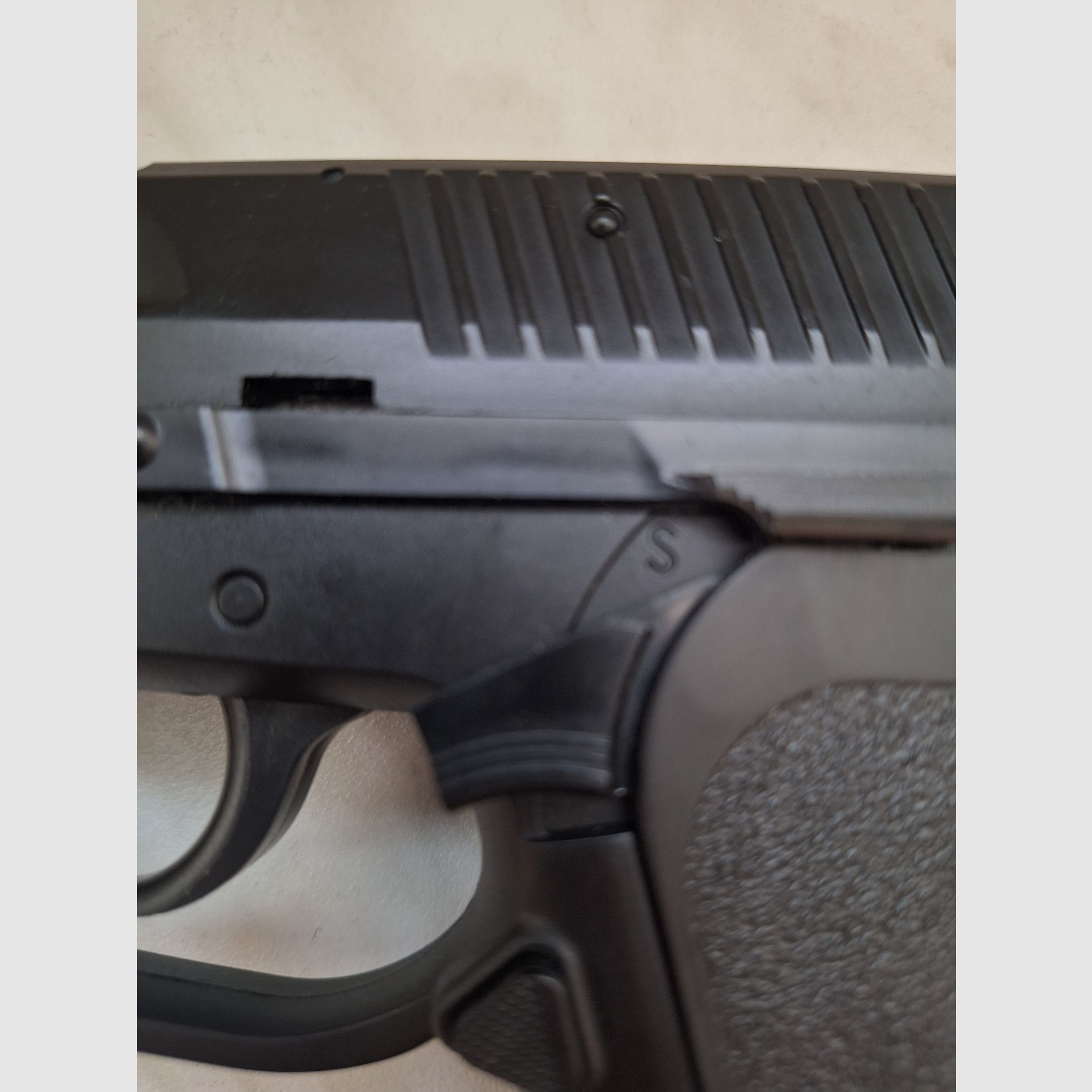 Sig Sauer SP2022 Airsoft 6 mm BB