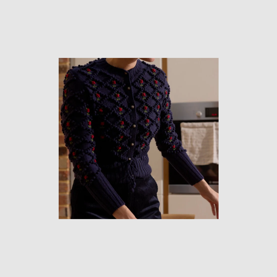 Michaela Buerger Karla Handknitted Merino Wool Cardigan — Dark Blue, Bild 4 von 7