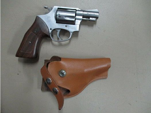 Revolver Rossi 2 Zoll .38 special mit Holster