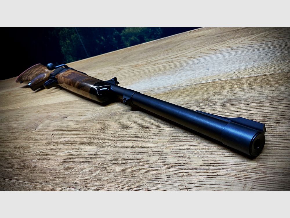 Blaser R8 Kilombero / HK 7 / Kal. .375 H. & H. Mag. / Offene Visierung / Kickstop / TRAUMWAFFE