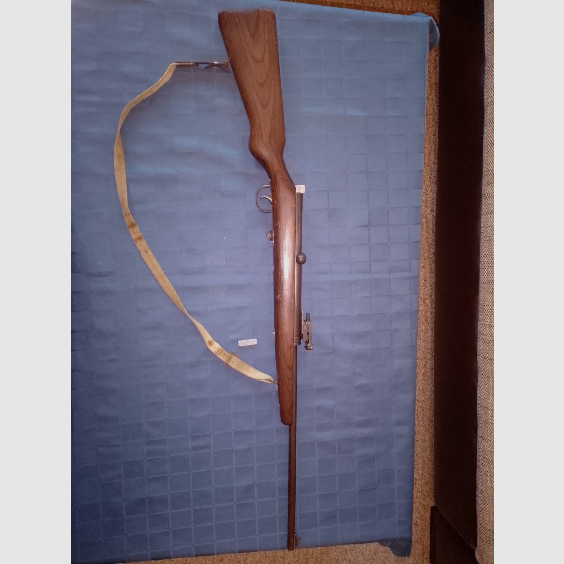 Luftgewehre 1x Haenel Sport Model 49a Cal. 4,4 und 1x  Umarex Podium CO2 Rifle Cal. 4,5