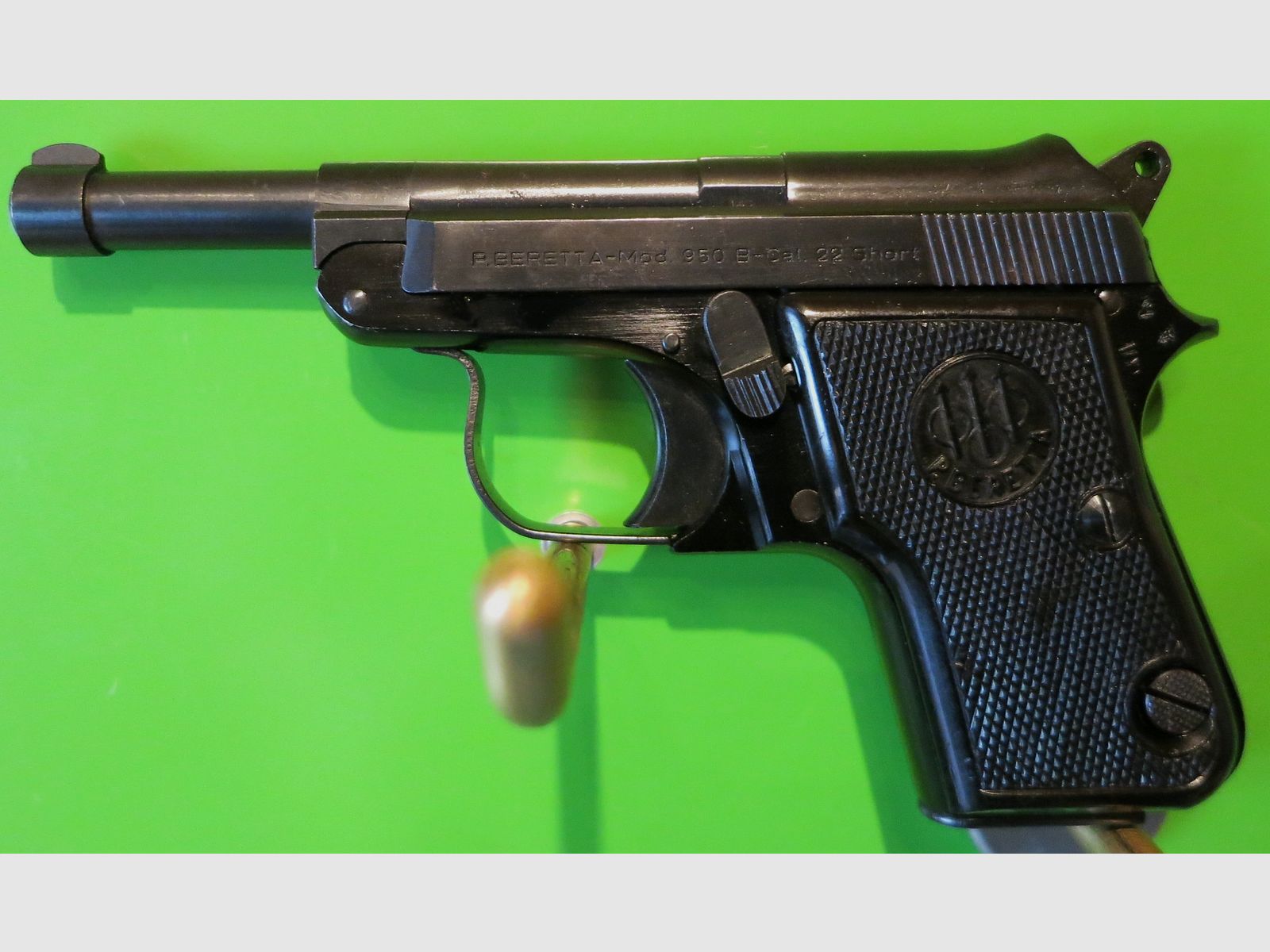 Beretta 950B halbautomatische Kipplauf-Pistole .22 Short       #75-, Bild 1 von 8