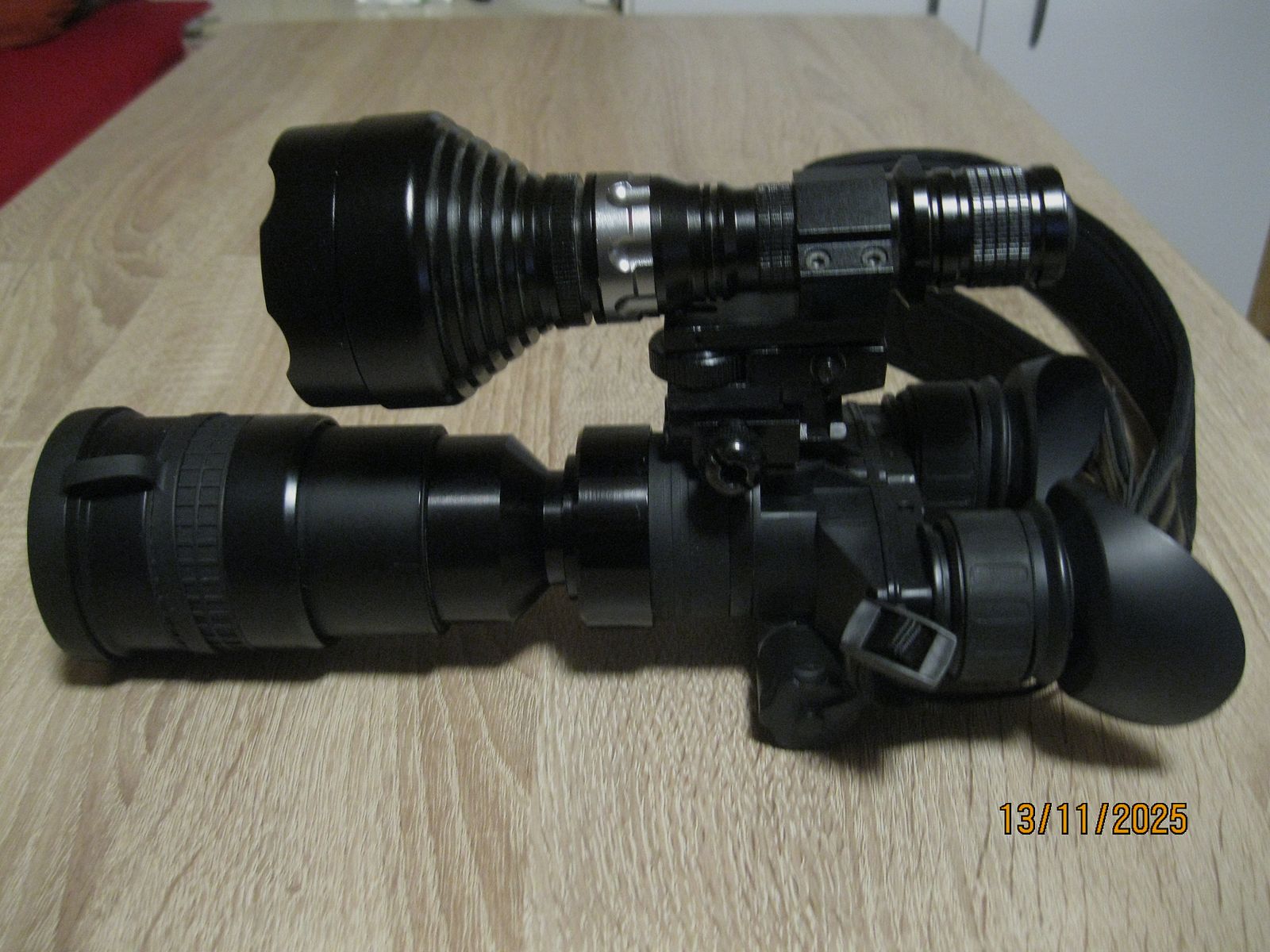 Dispositivo di visione notturna NYX Gen 2+ Armasight.