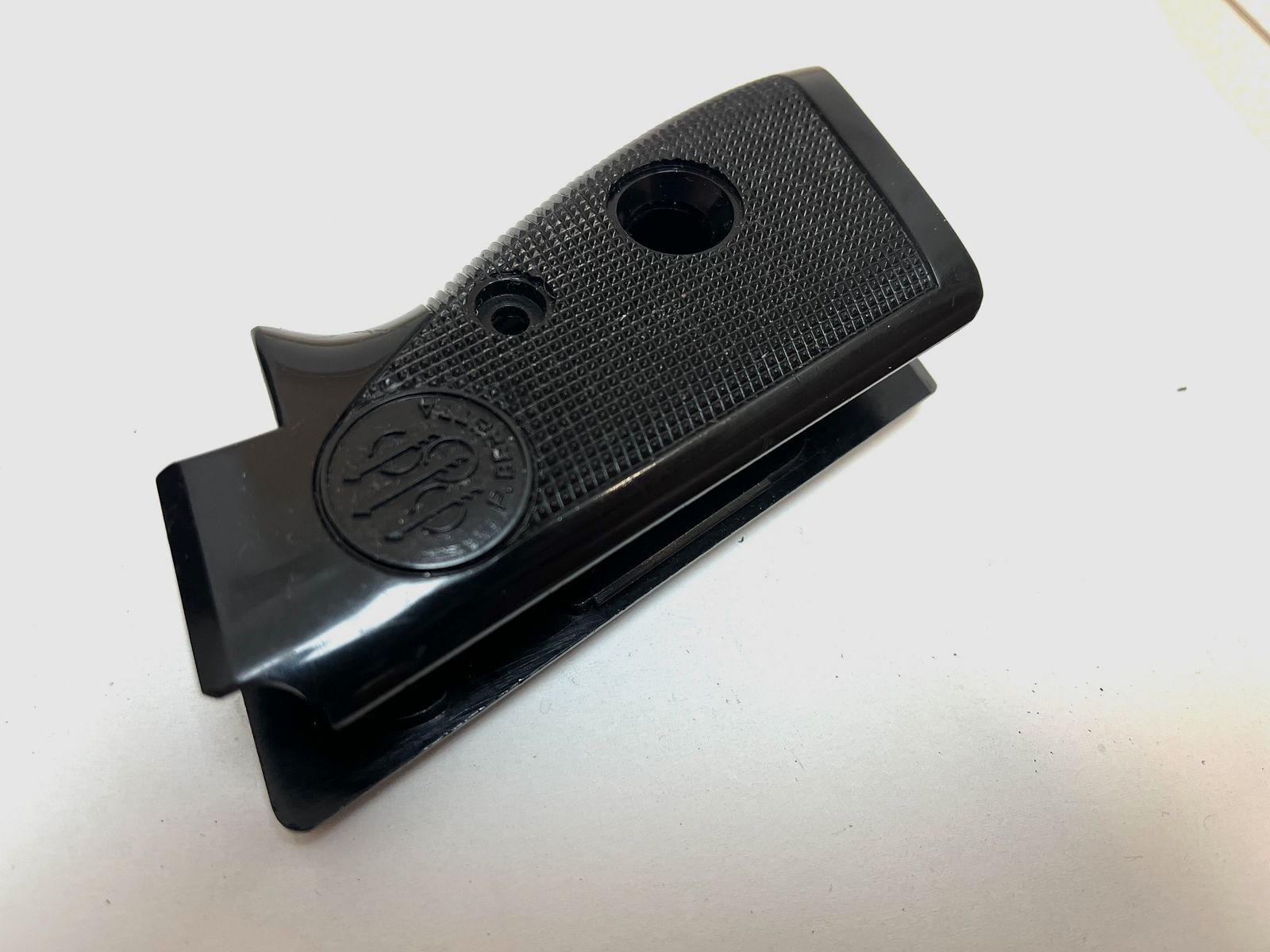 ••• Beretta Mod. 70 Griffschalen - Kunststoff •••