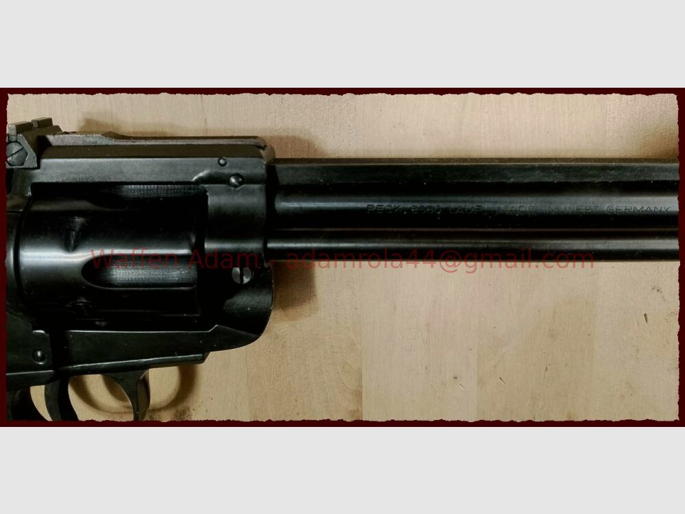 RECK F in het Pentagon SAA Revolver R14