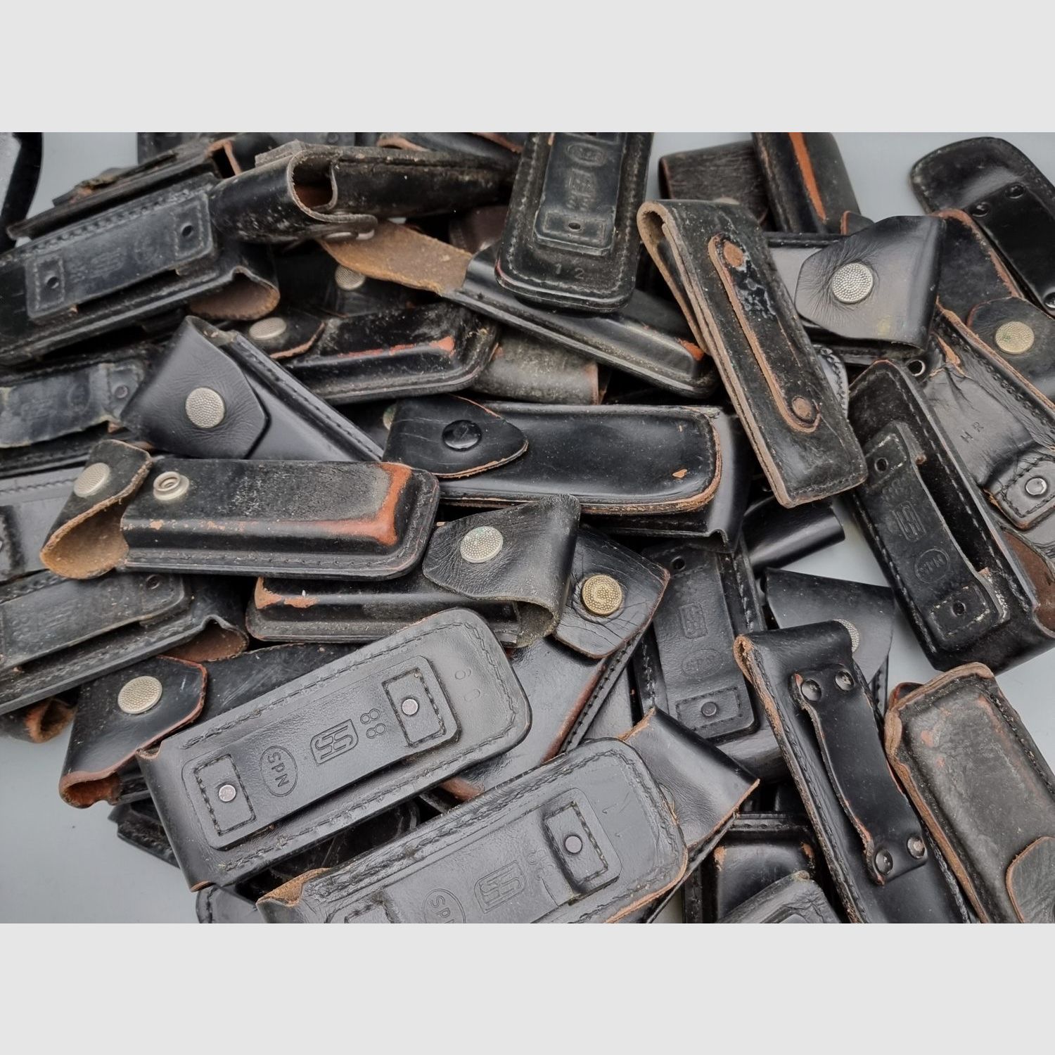 59 magazine pouches leather - Sig Sauer P6 / P225 - government stock - reseller