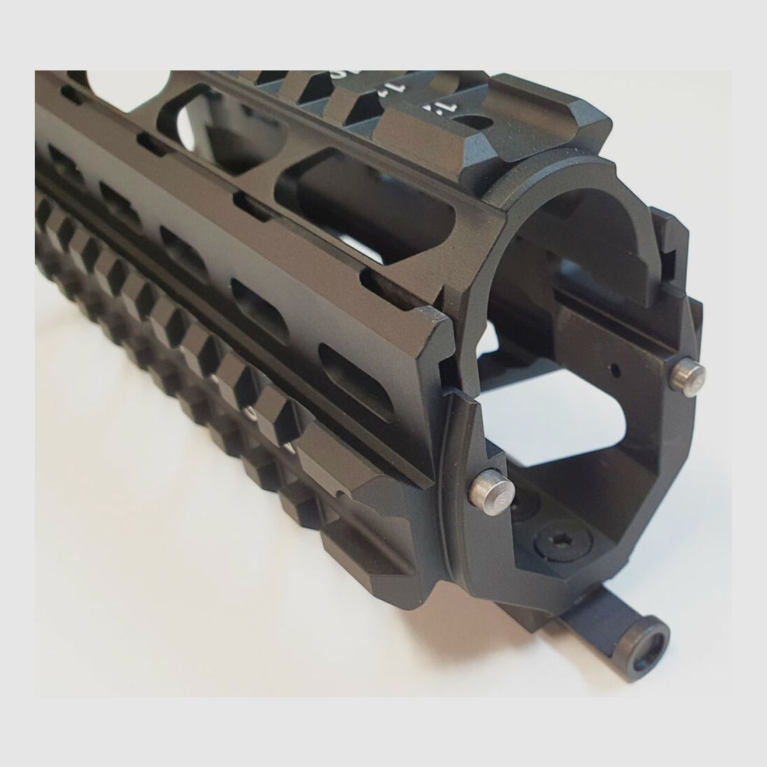 WFN Schweiz Schweizer WFN Quad Rail Vorderschaft Handguard für SIG 552 / 553 / SG 553 . Made in Switzerland