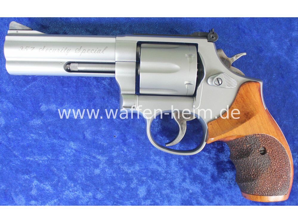Smith & Wesson	 686 - 5 / 4"  Security Special