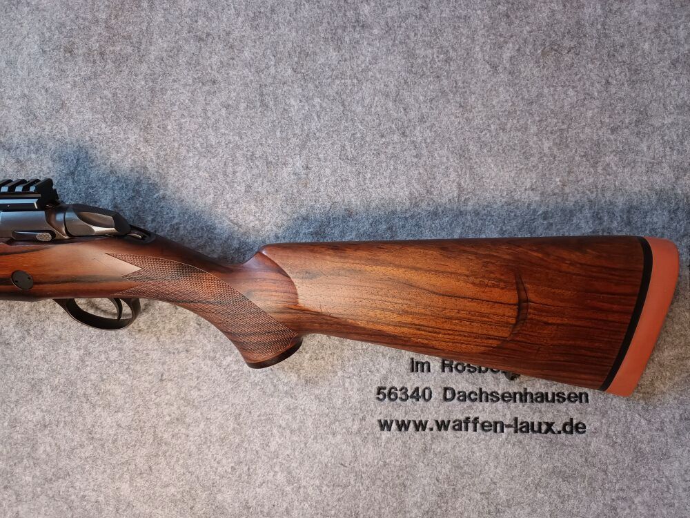 SAKO Finland	 Mod.  85 Black Bear + Grizzly Holzschaft und SD mit Zubehör