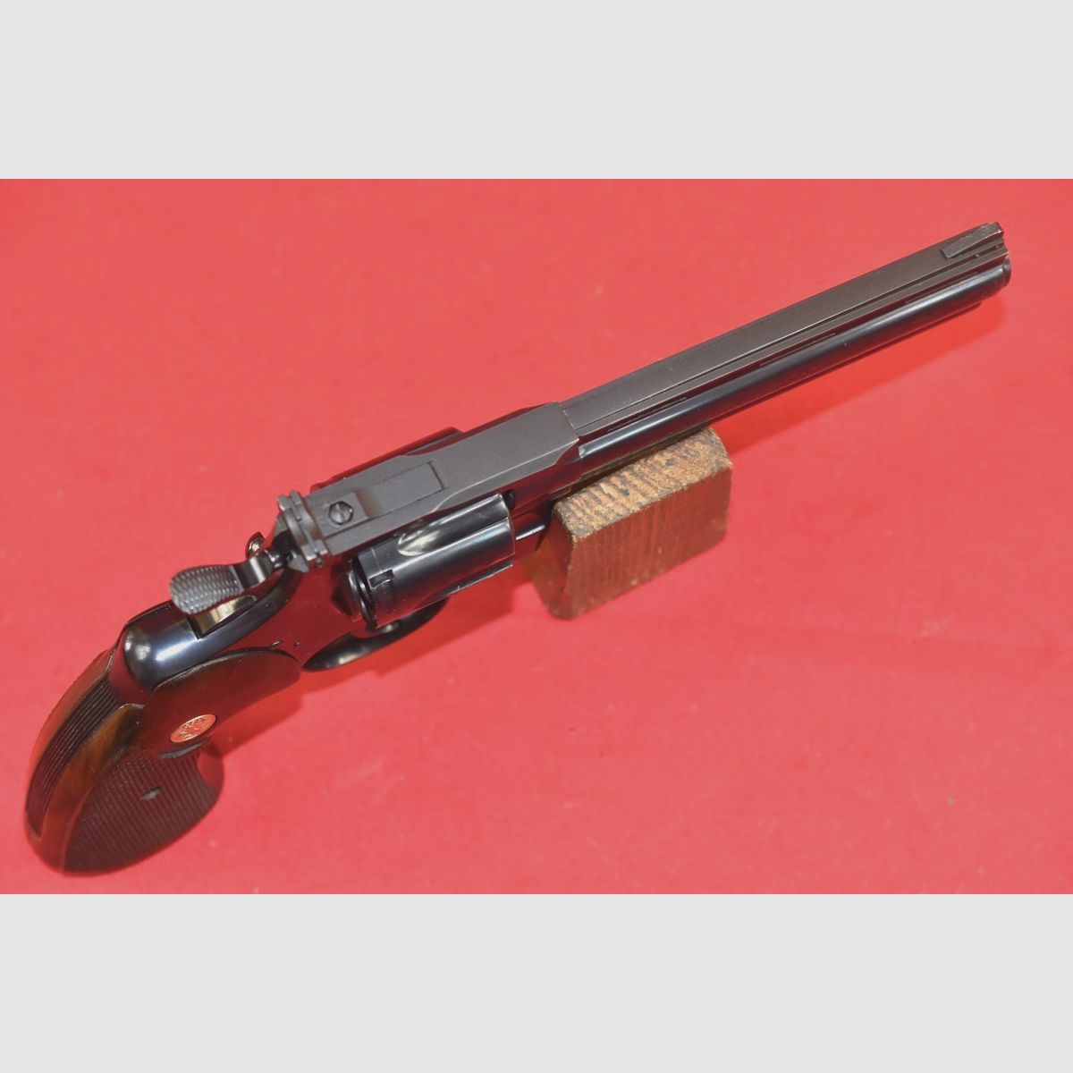 #8268 Colt Python Revolver, year 1969, cal. .357 Mag. / .38 Spl, image 6 of 20