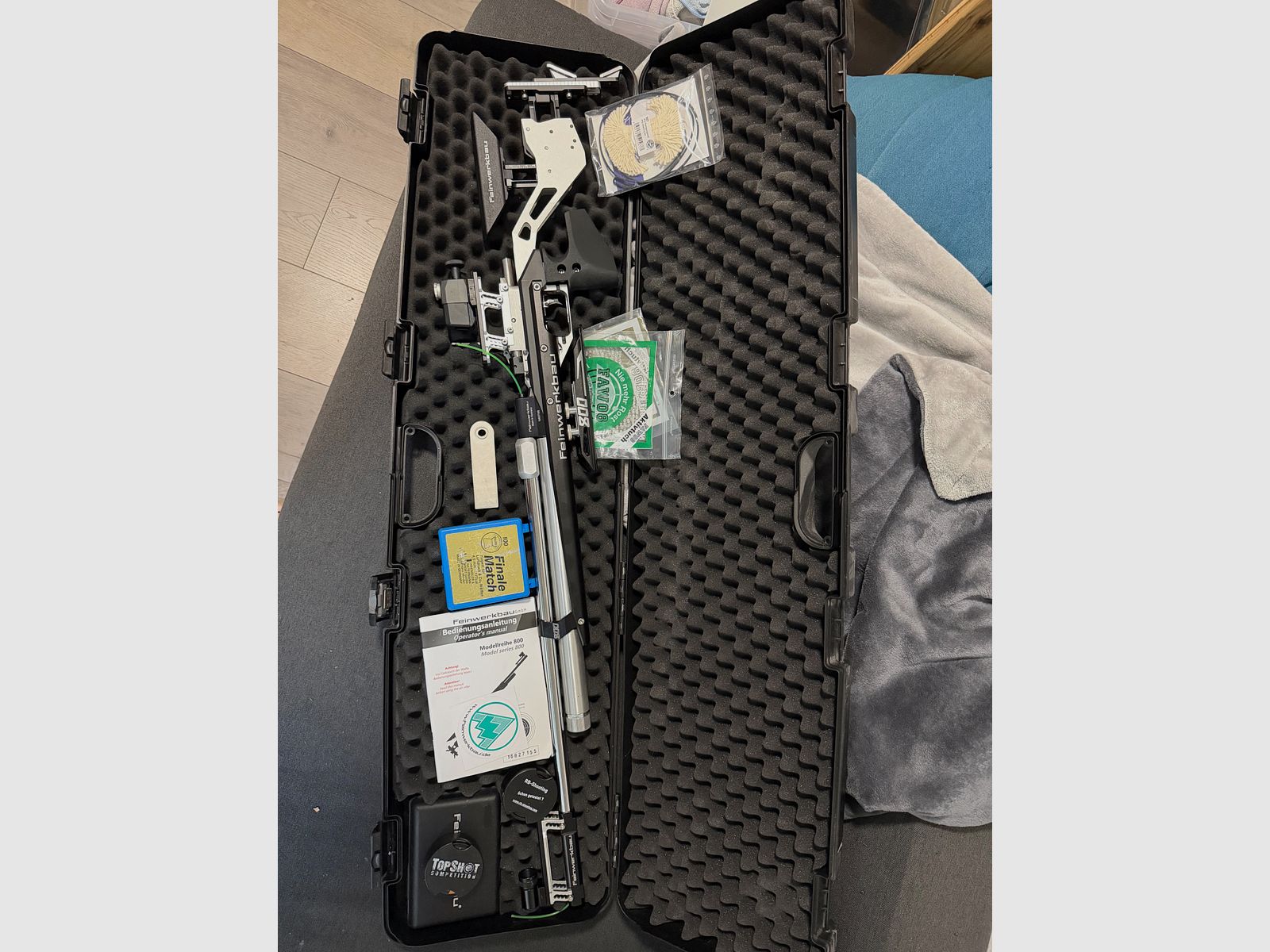 Feinwerkbau (FWB) 800 Alu – Match air rifle 4.5 mm (.177) right-handed – complete set with case, image 1 of 11