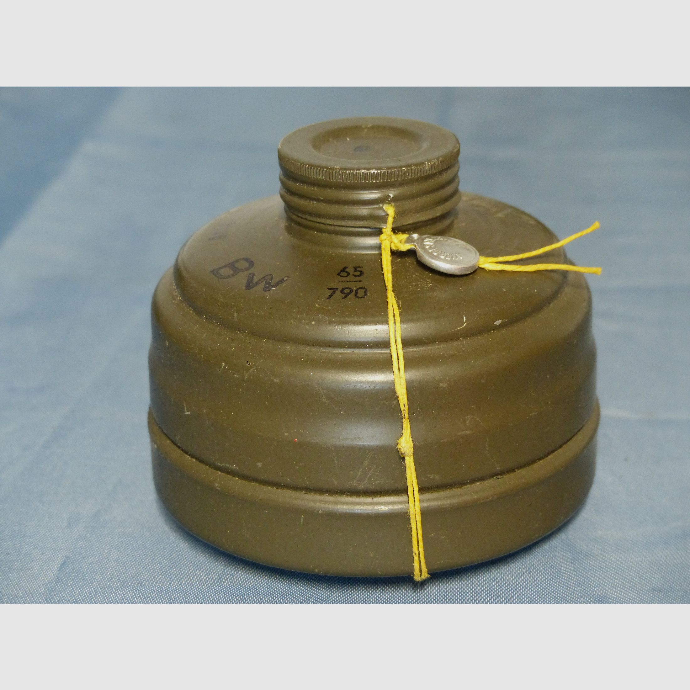 Original Bundeswehr gas mask respiratory protection M 65 ABC with filter dark 70s