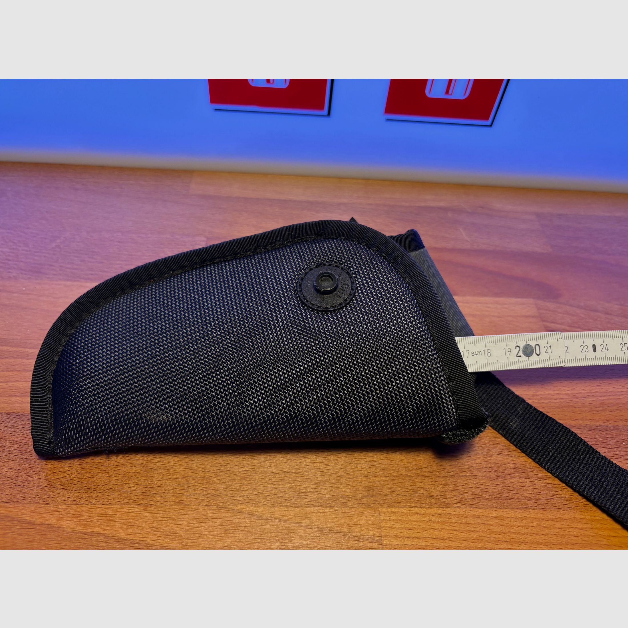 Holster von Bianchi für 4" Revolver verschiedener Hersteller