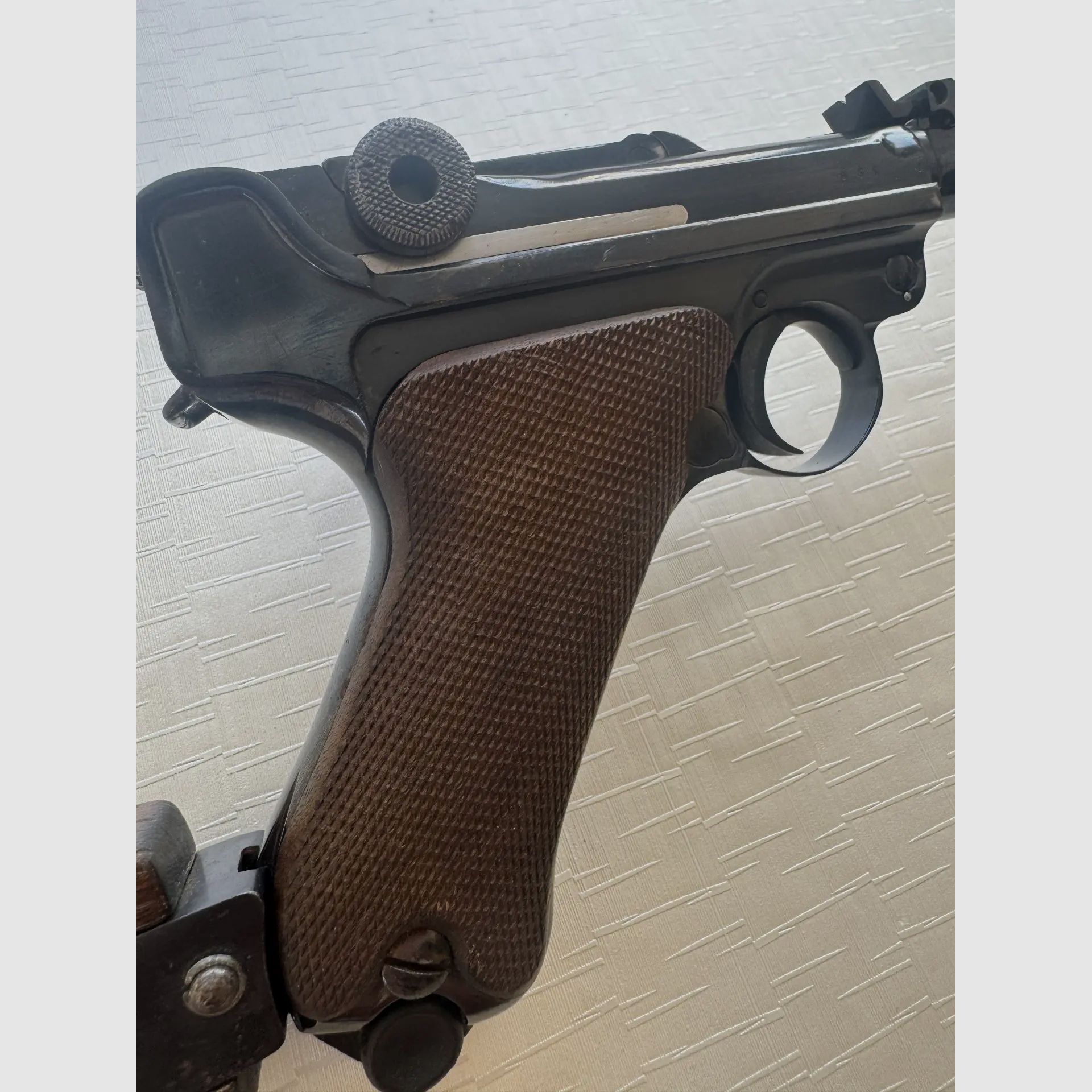 DWM P08 Artillerie – Lange Pistole 08 Modell 1915 mit Anschlagschaft