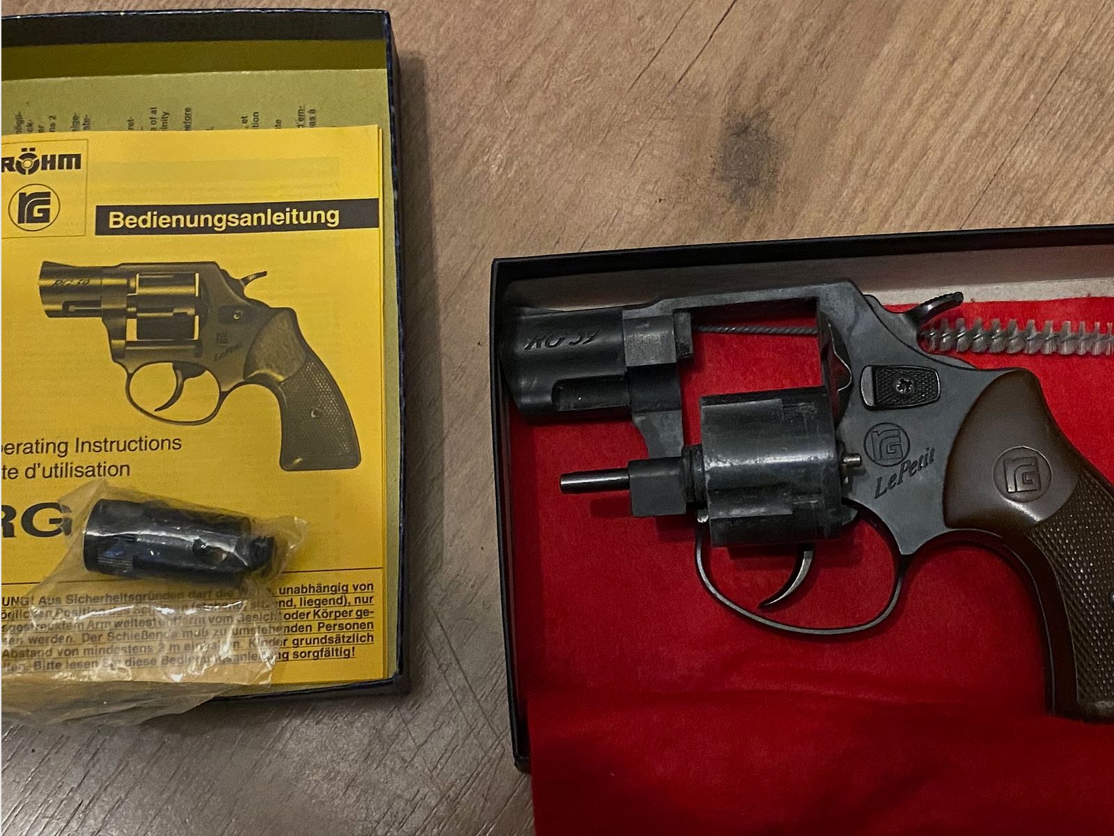 Röhm RG 59 „Le Petit“ Kaliber 9 mm Knall Schreckschussrevolver, inkl. Originalkarton und Zubehör