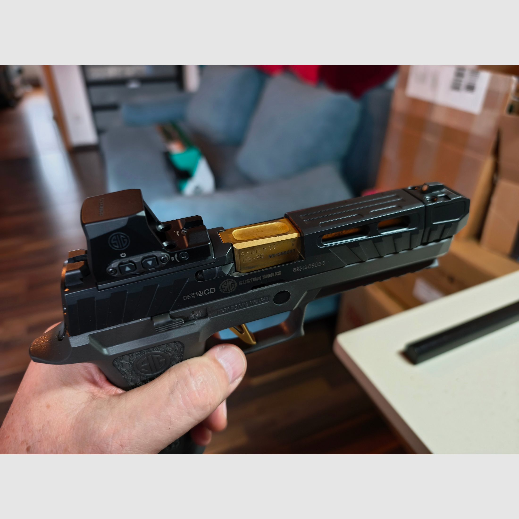 Sig Sauer P320 Spectre COMP pistool met rode stip Romeo