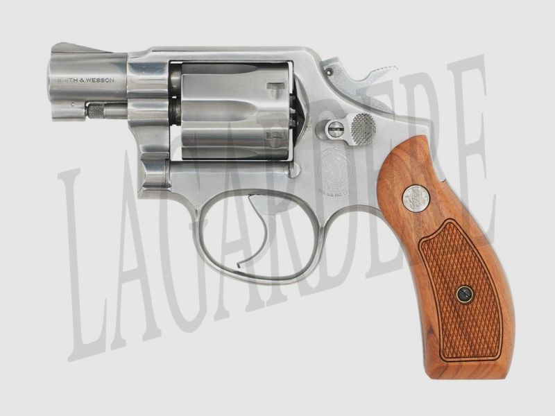 SMITH & WESSON 64 (REVOLVER)