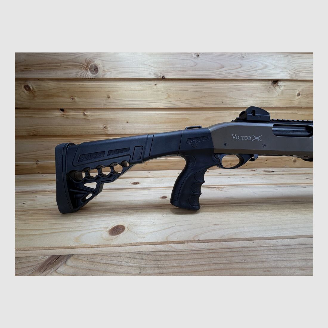 Huglu Victor P-Tac Tactical, Cal. 12/76, 61cm/24" Escopeta de repetición 12/76