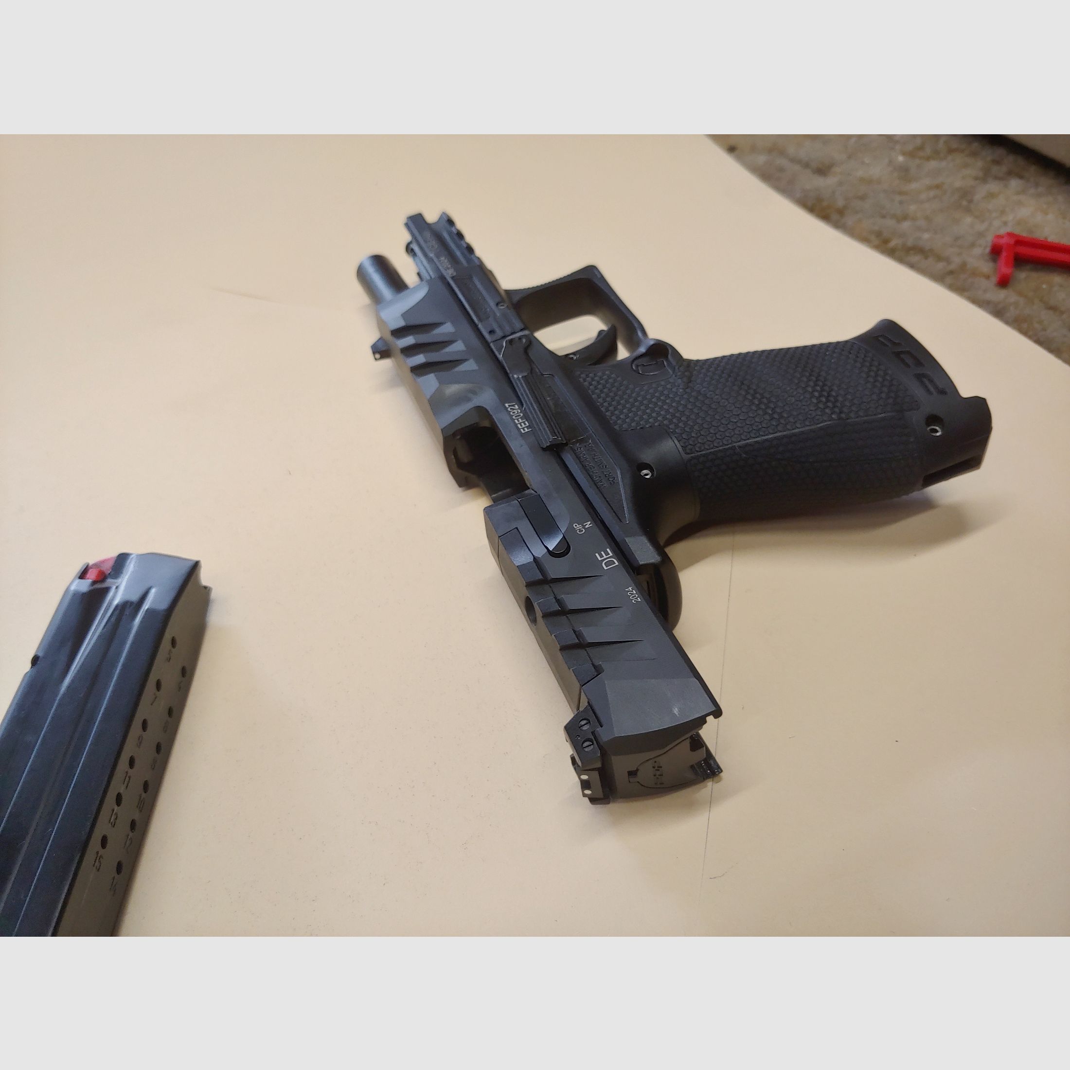 Sale handgun Walther PDP Compact V2 - 4 OR 9mm Luger *like new