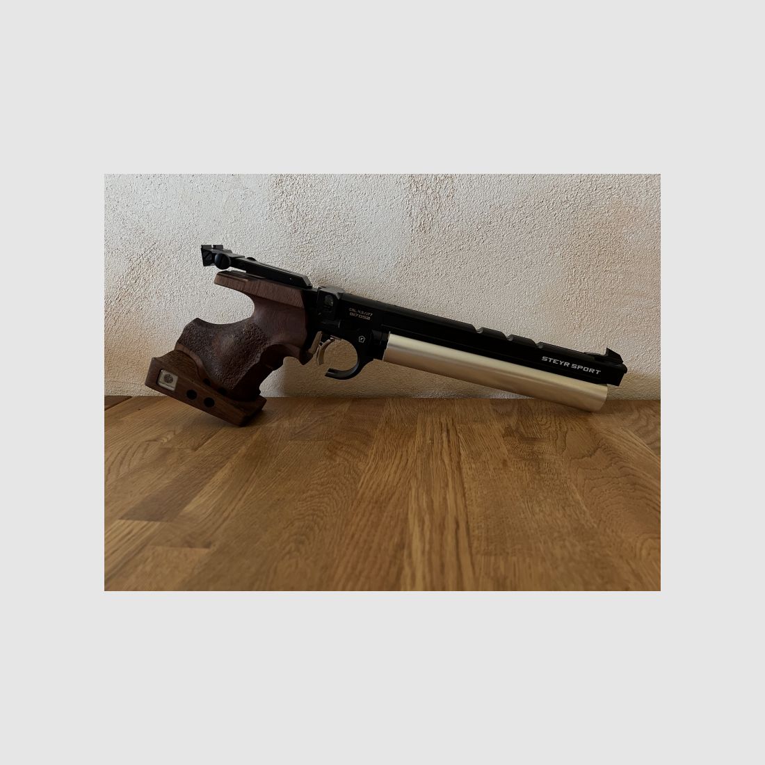 fünfschüssige Steyr LP 50 Matchluftpistole