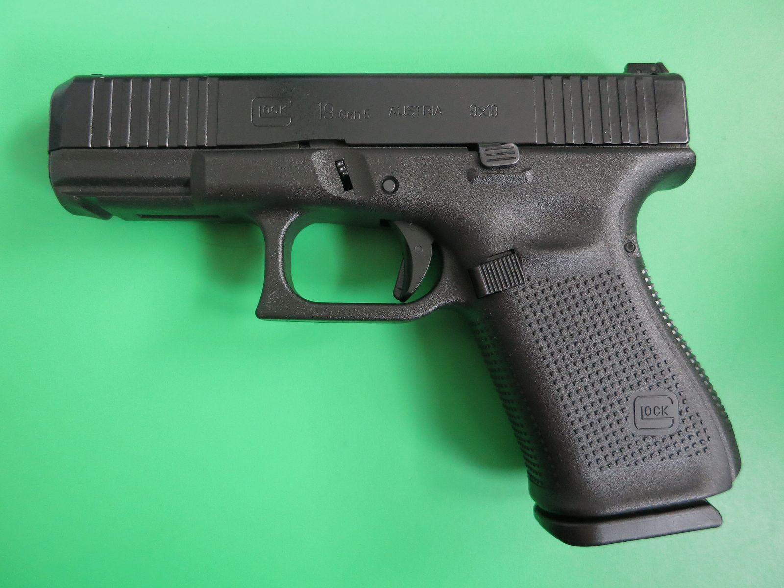 GLOCK 19 GEN5 - Pistola deportiva de autoload, calibre 9 mm Luger       #11