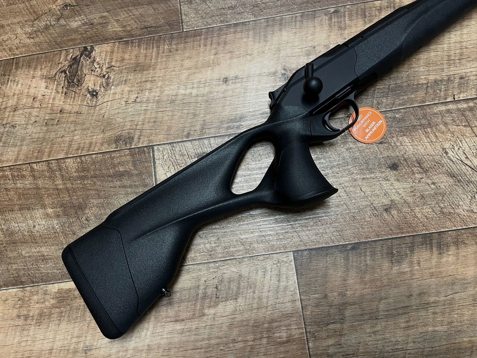 Blaser R8 Ultimate BLACK met B2 2-10x50ICs Direct leverbaar