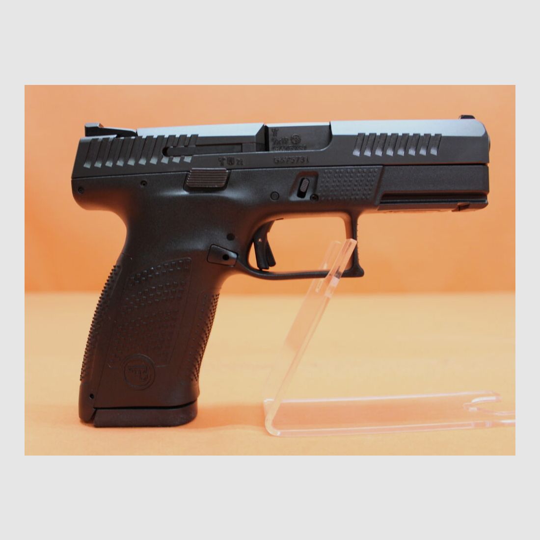 CZUB Ha.Pistole 9mmLuger CZUB CZ P-10 C 102mm Lauf/ Polymer-Griffstück/ Reservemagazin (9mmPara/9x19)