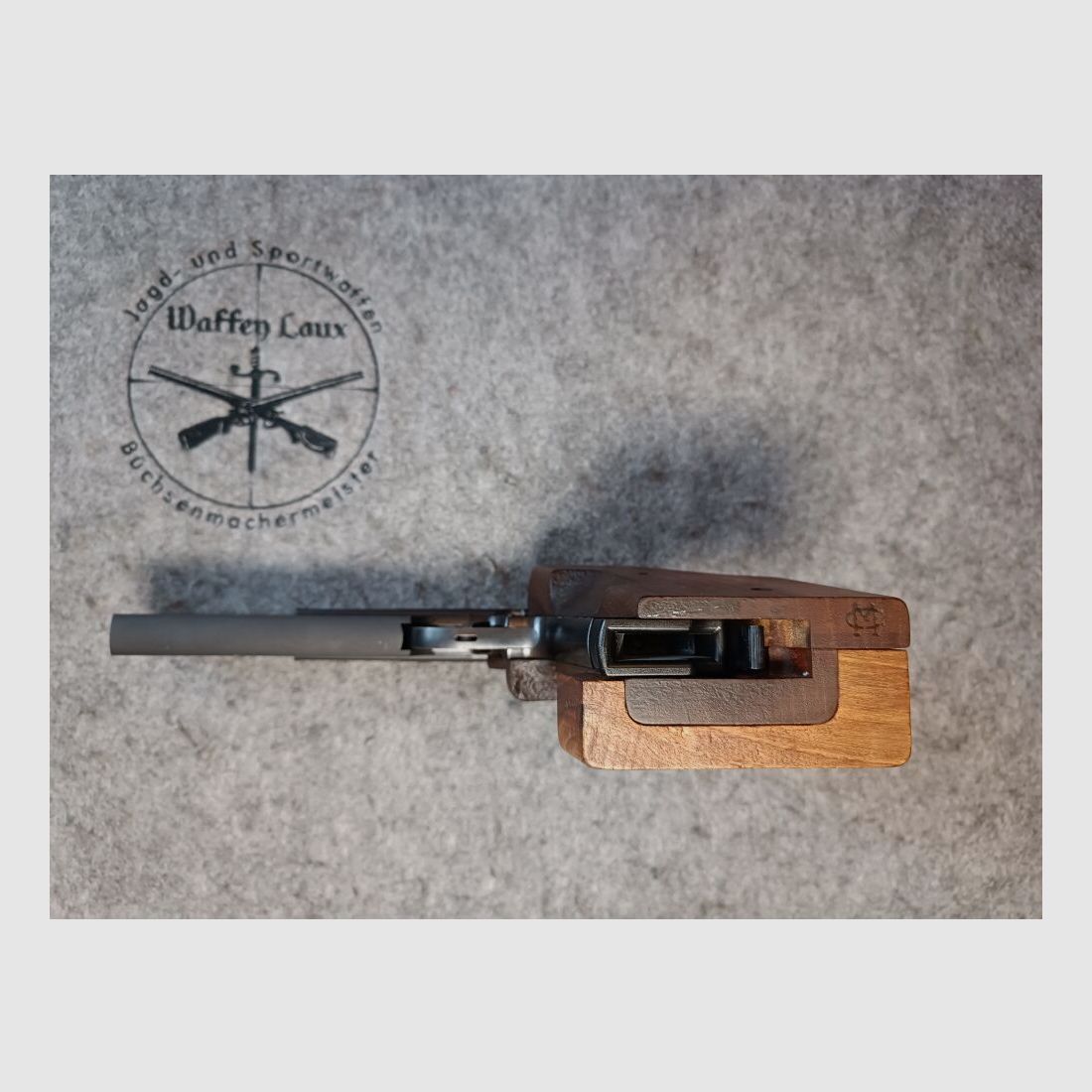 Hämmerli Suiza Mod. 215 Sport con dos pesos de cañón y accesorios