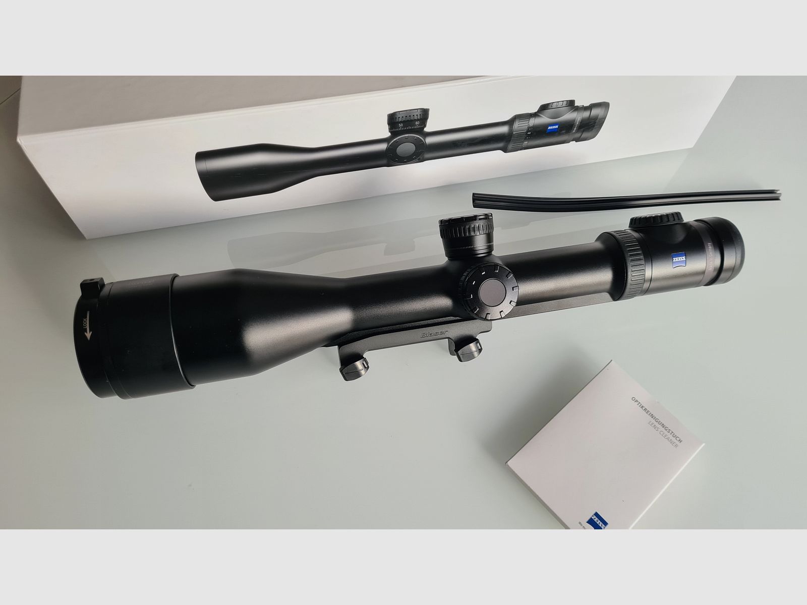 ZEISS Zielfernrohr V8 4,8-35x60 ASV mit Schiene und Rusan Modular FIX Klemmadapter (VB)