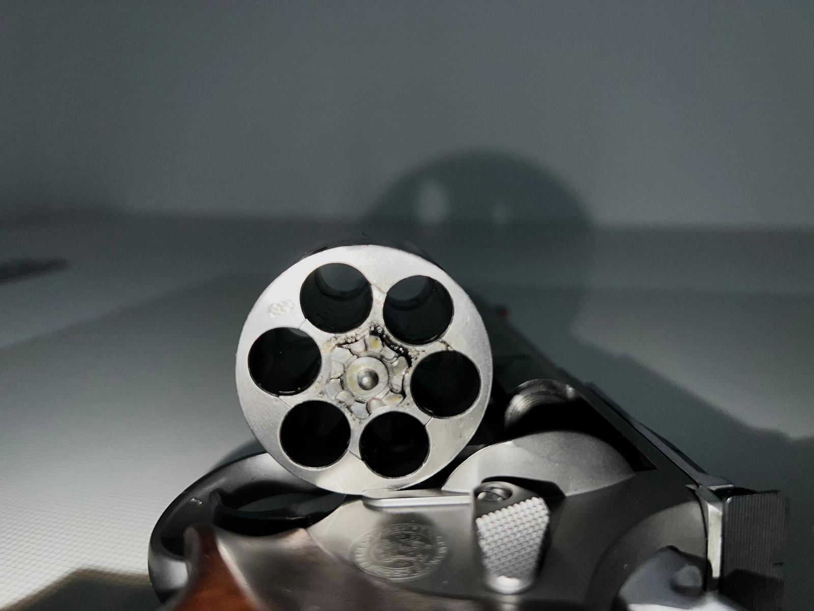 Smith & Wesson 629-5 Performance Center .44 Magnum – Sammlerstück mit Power und Stil