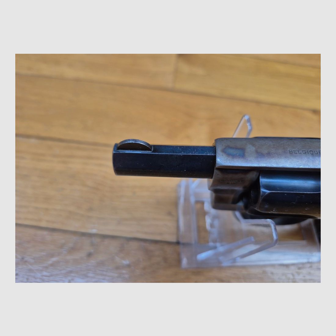 Sehr schöner Revolver D.D.Oury – 8mm 1892 – Marmorierte Rahmen – Wunderschöne Brünierung – Lebendige Pulverstempel von Lüttich – Ebenholz-Griffschalen – SA / DA – Spiegelkammern und Lauf – Rechts drehendes Trommelmagazin – Echte Smith & Wesson Bodyguard aus der schönen Epoche! – Kategorie D – TBE++, Bild 17 von 22