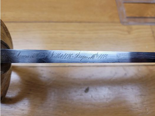 Peu courant sabre de Dragon Mod 1882 – Châtellerault juillet 1886 – Mono-matricule – Bon fourreau – Très belle arme -TBE global