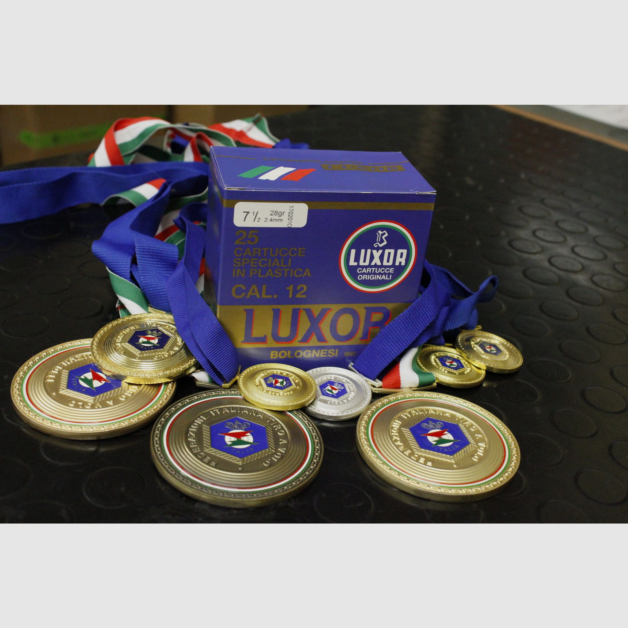 Luxor B2 28gr 7,5 Trap ESAURITE, afbeelding 2 van 2