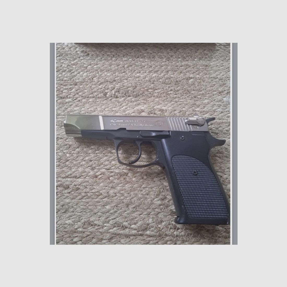 Röhm 725 first generation with wide magazine