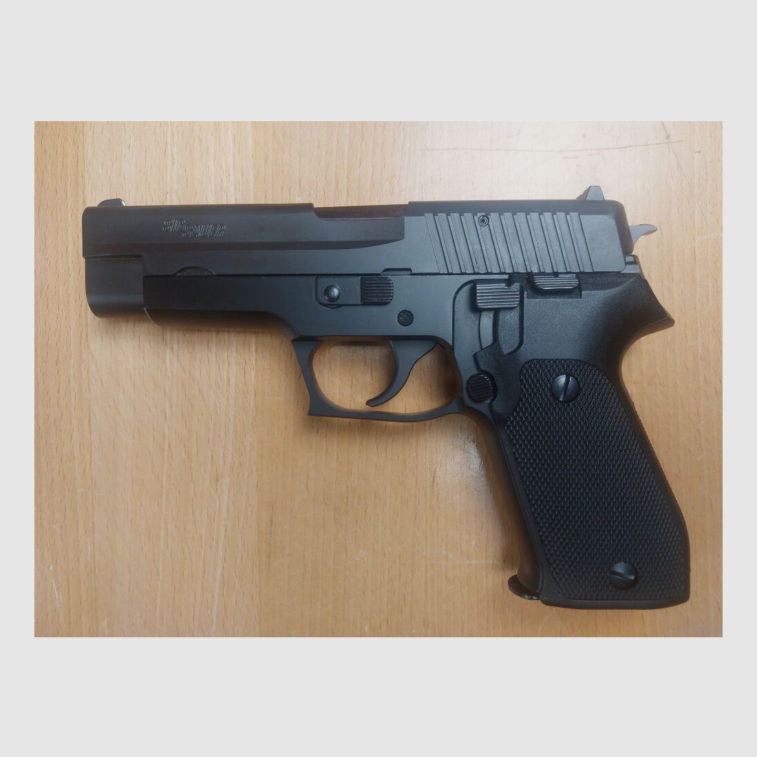 Sig Sauer, Eckernförde P 220-1