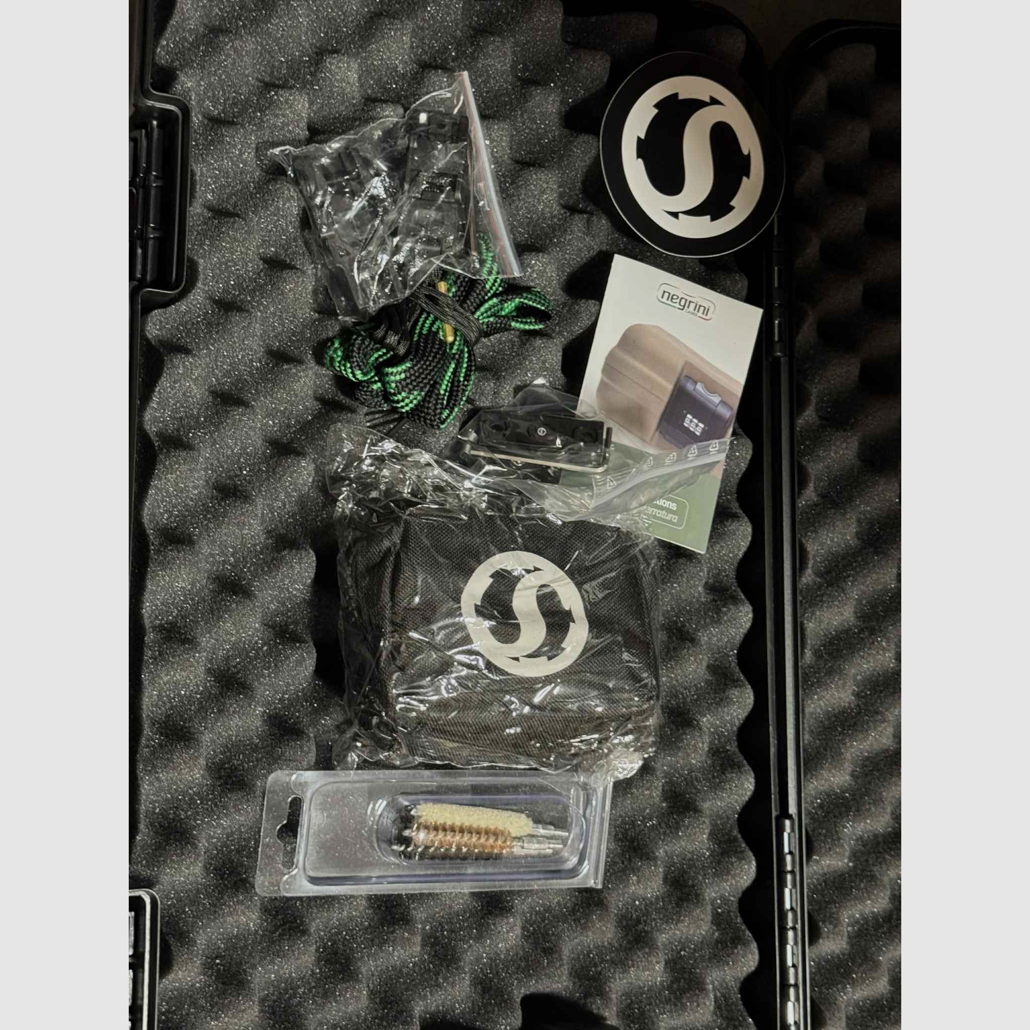 Schmeisser AR15-9 Sport kal. 9mm Luger w 10,5 cala M-Lok z regulowanym kolbą M14x1 i celownikiem Falke Reddot, zdjęcie 5 z 5
